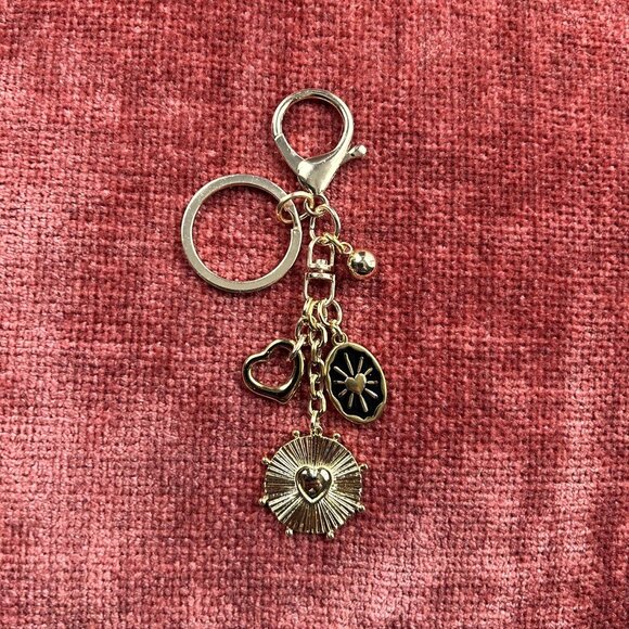 New HEARTS and HEARTS Bag Charm Gold Tone 💕 - Picture 1 of 7